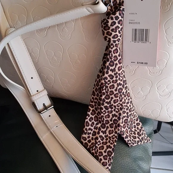 BETSEY JOHNSON Chalk color with Embossed Skulls & Bandana Purse. NWT. - Picture 10 of 15